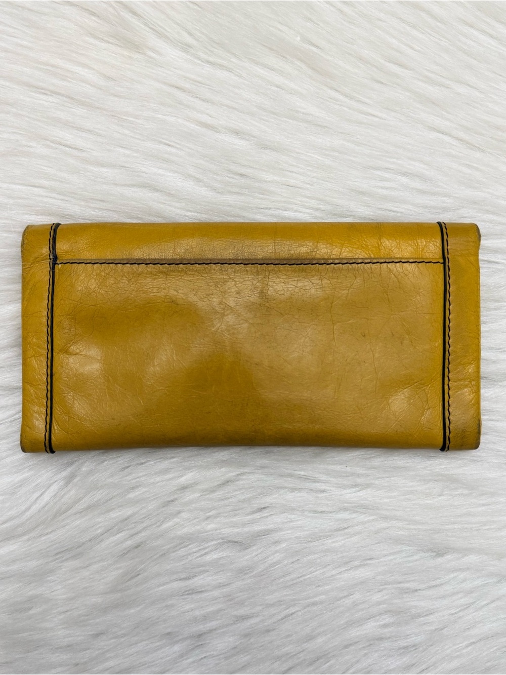 HOBO - INTERNATIONAL YELLOW SOFT LEATHER SADIE LONG WALLET MAGNETIC CLOSURE - Picture 2 of 16